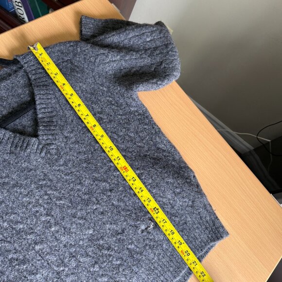 Vintage Grey Pure Wool Sweater, Warm & Timeless V-Neck - Picture 9 of 10